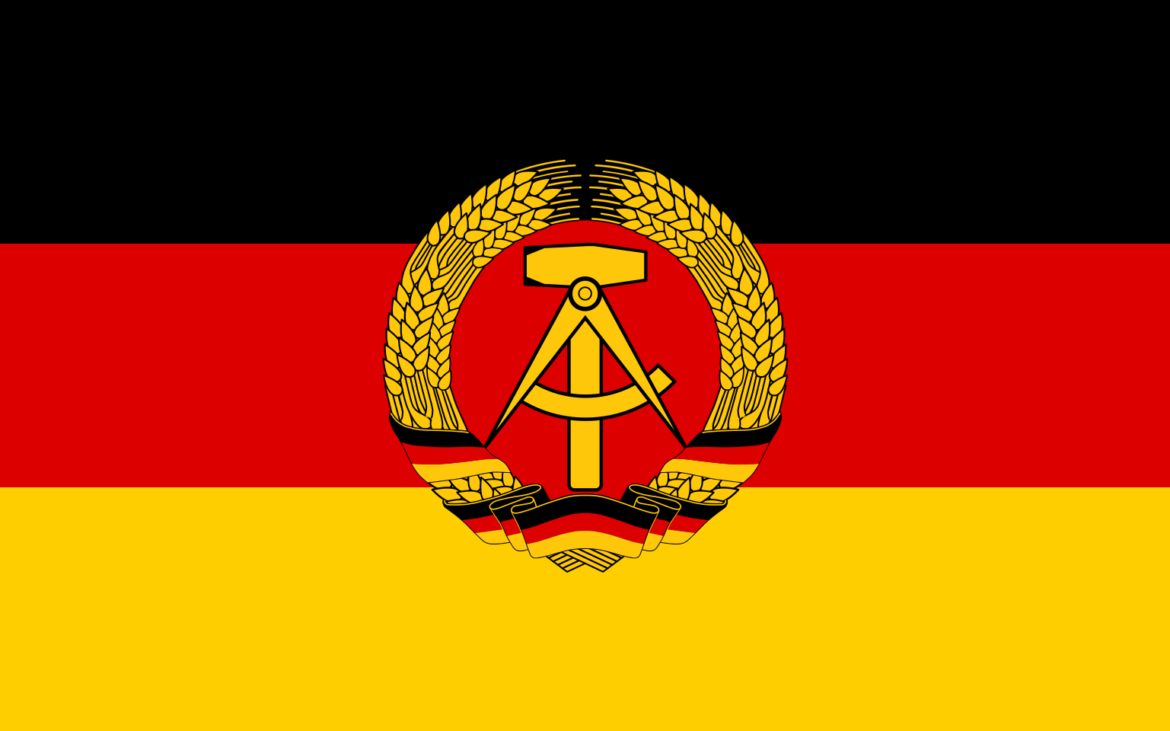 https://upload.wikimedia.org/wikipedia/commons/a/a1/Flag_of_East_Germany.svg
